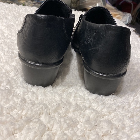 Womens Easy Street solid black slip on zipper shoes 👞 size 10W.  EUC - Picture 3 of 7
